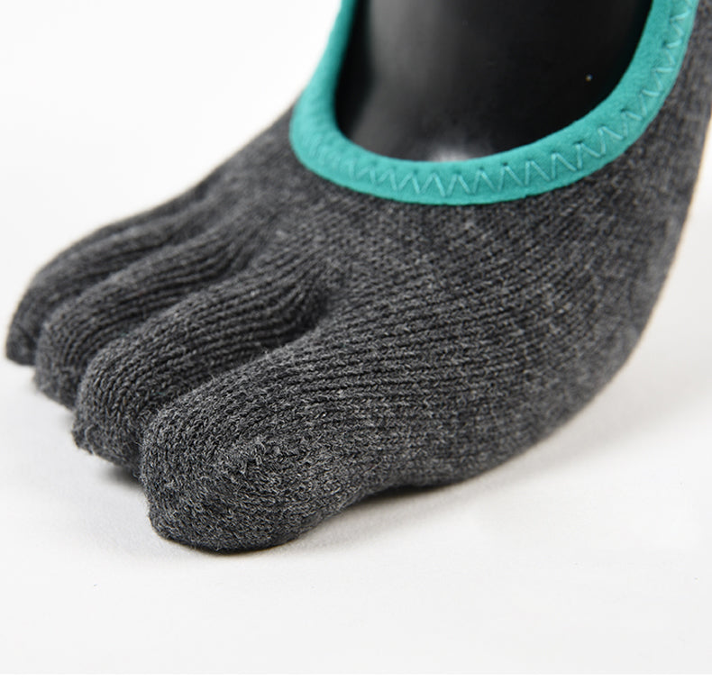 Over-calf socks with ergonomic arch structure and secure fit