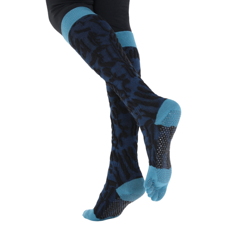 Women’s blue knit textured grip yoga socks, anti-slip sole