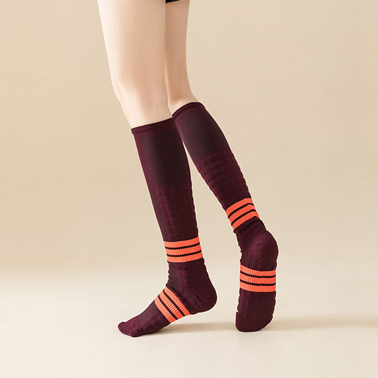 breathable-knee-high-athletic-socks-for-men-women